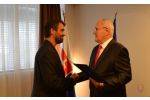 Ivan Jakeš prevzal vyznamenanie z rúk ministra D.Čaploviča